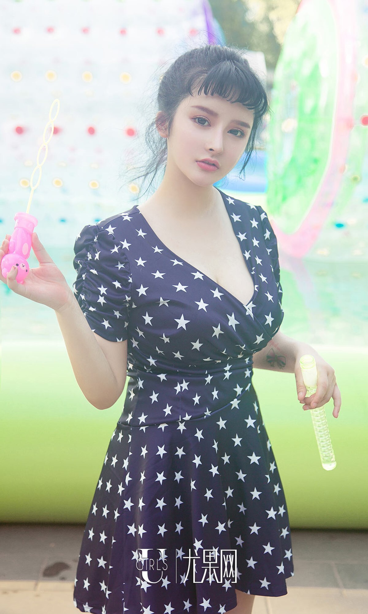 [爱尤物]2018APP NO.1111 杨漫妮一玩味小甜心